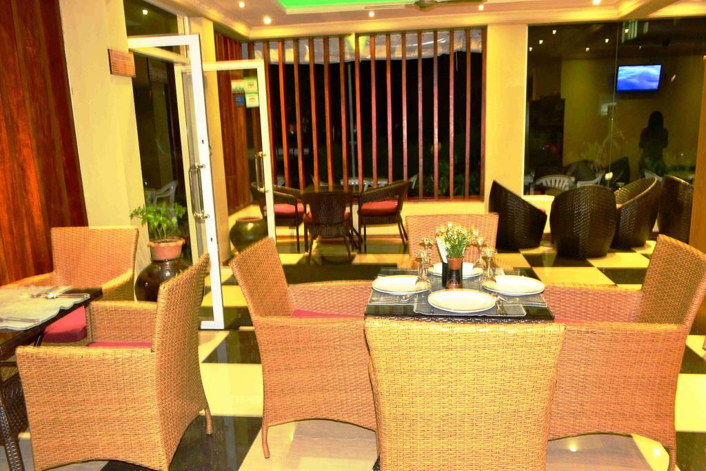 Hotel Ui Inn Мале Экстерьер фото
