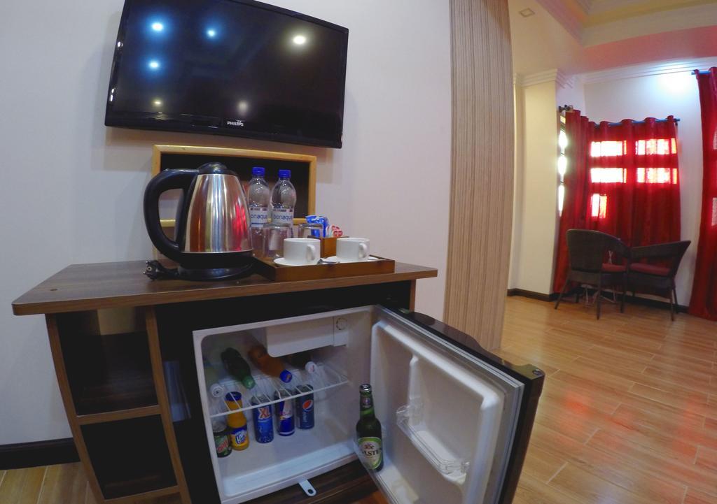 Hotel Ui Inn Мале Экстерьер фото