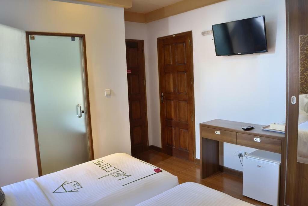 Hotel Ui Inn Мале Экстерьер фото