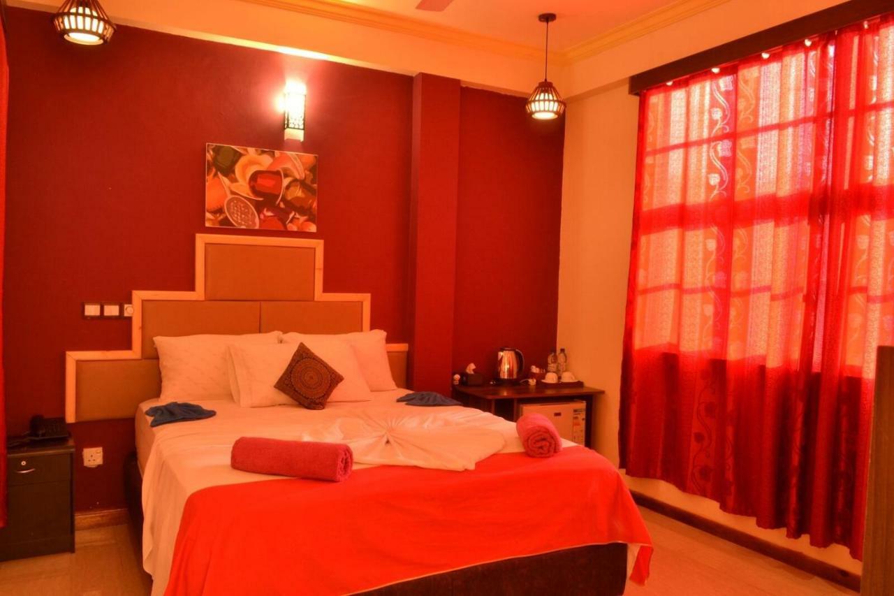 Hotel Ui Inn Мале Экстерьер фото