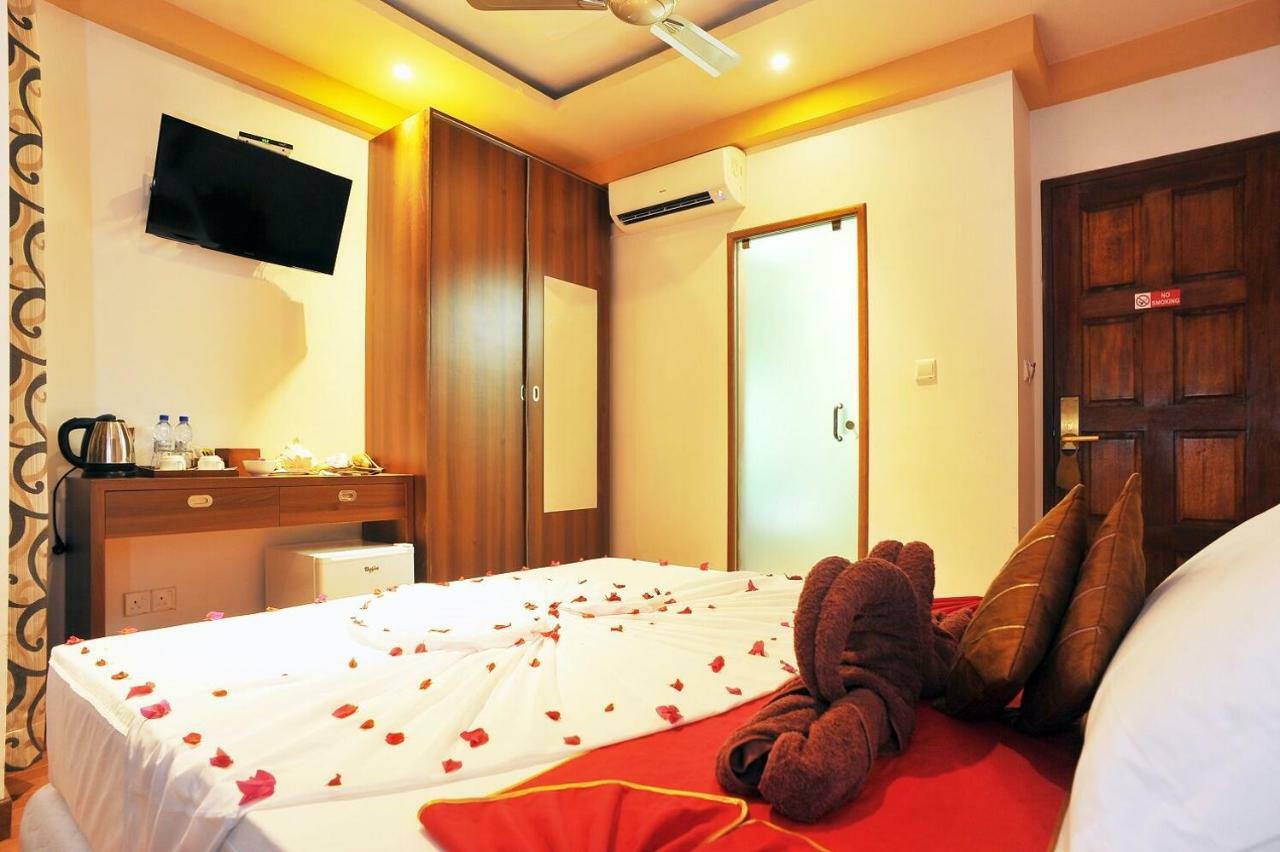 Hotel Ui Inn Мале Экстерьер фото