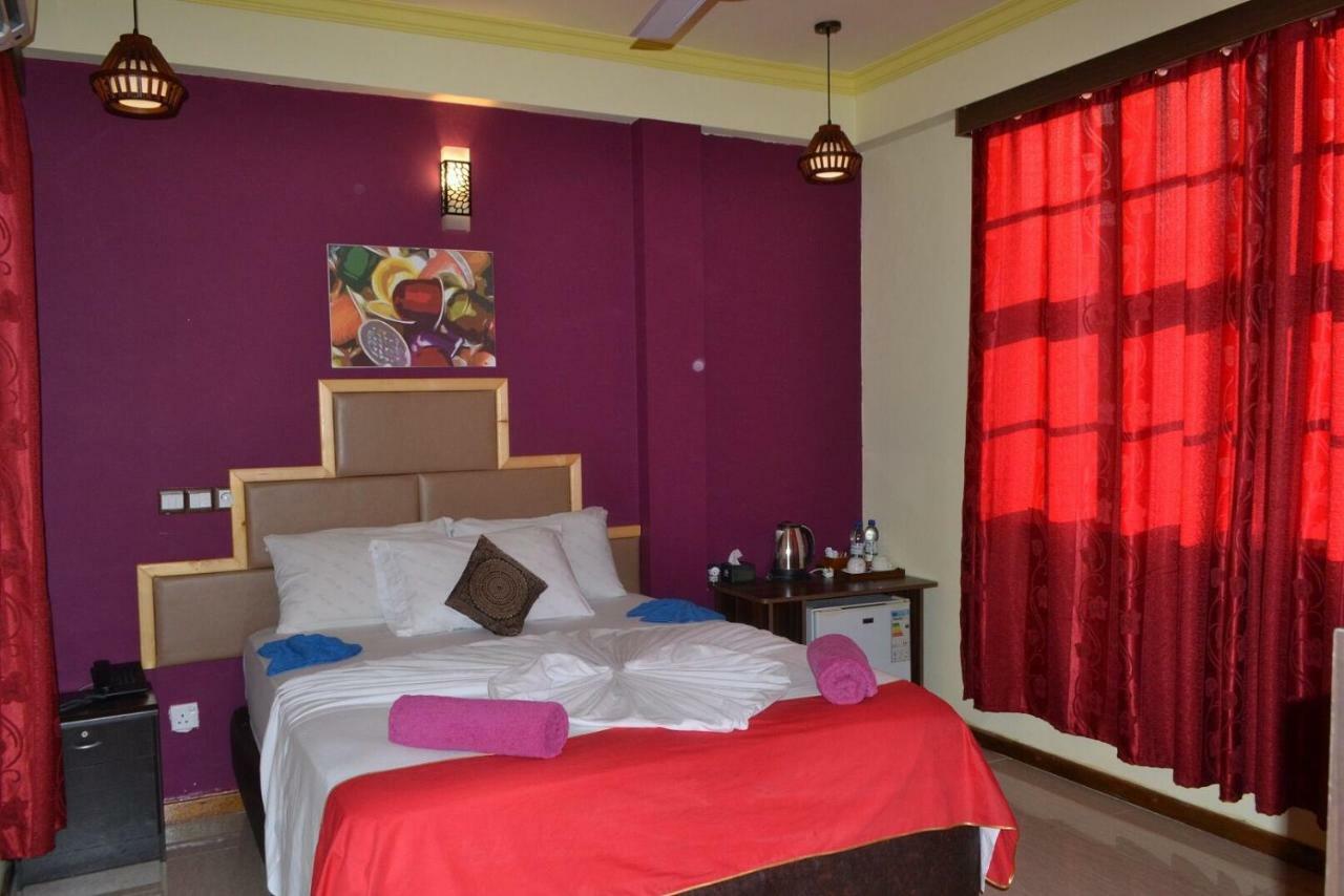 Hotel Ui Inn Мале Экстерьер фото