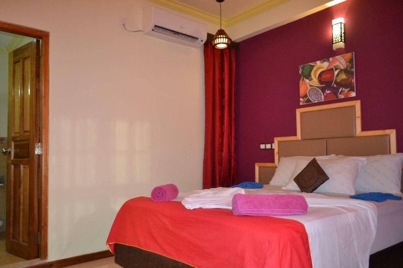 Hotel Ui Inn Мале Экстерьер фото